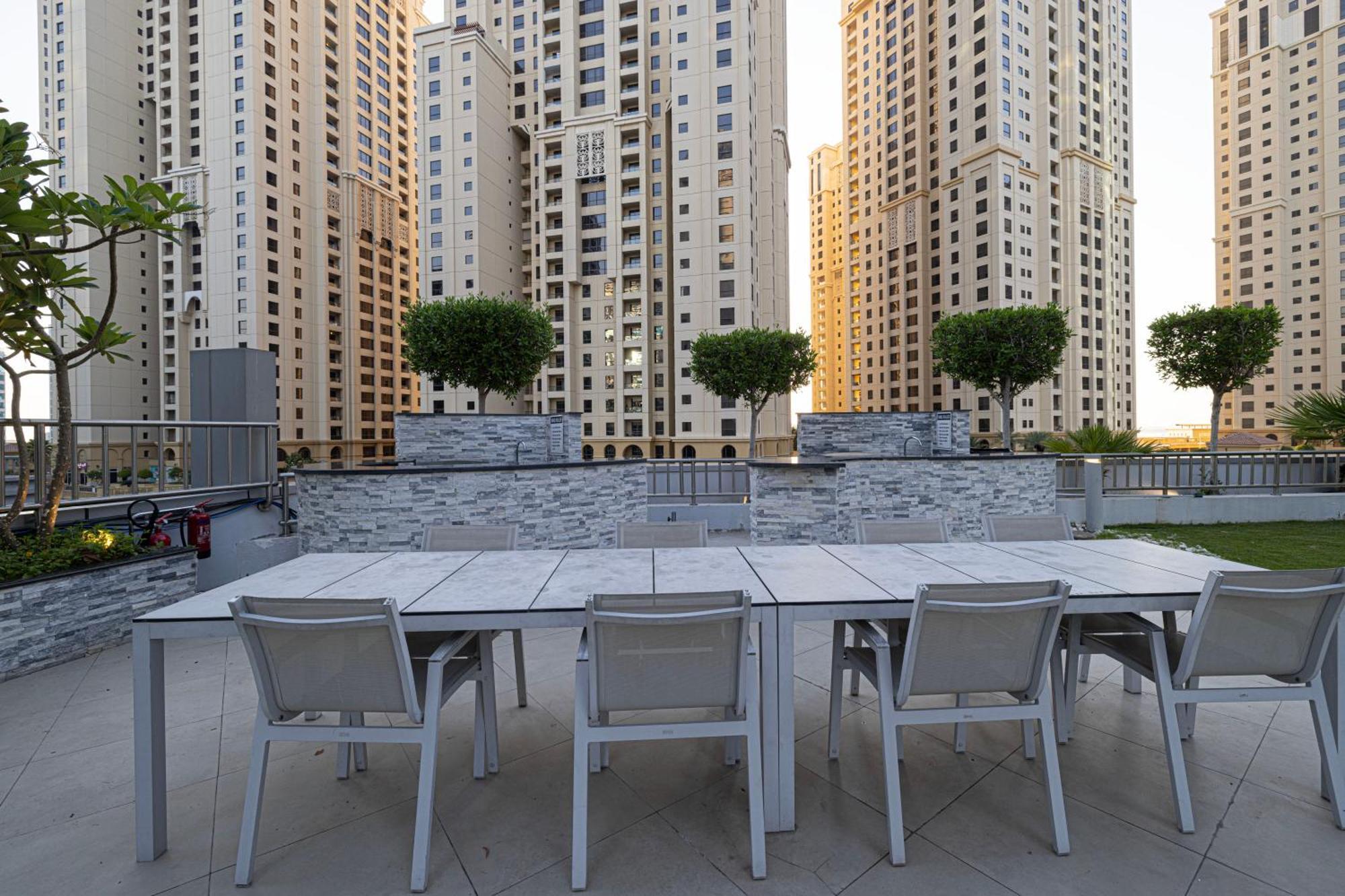 A Marina Luxe Retreat Dubai