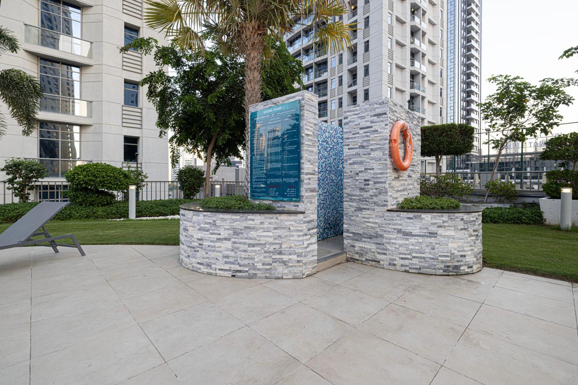 A Marina Luxe Retreat Apartment Dubai