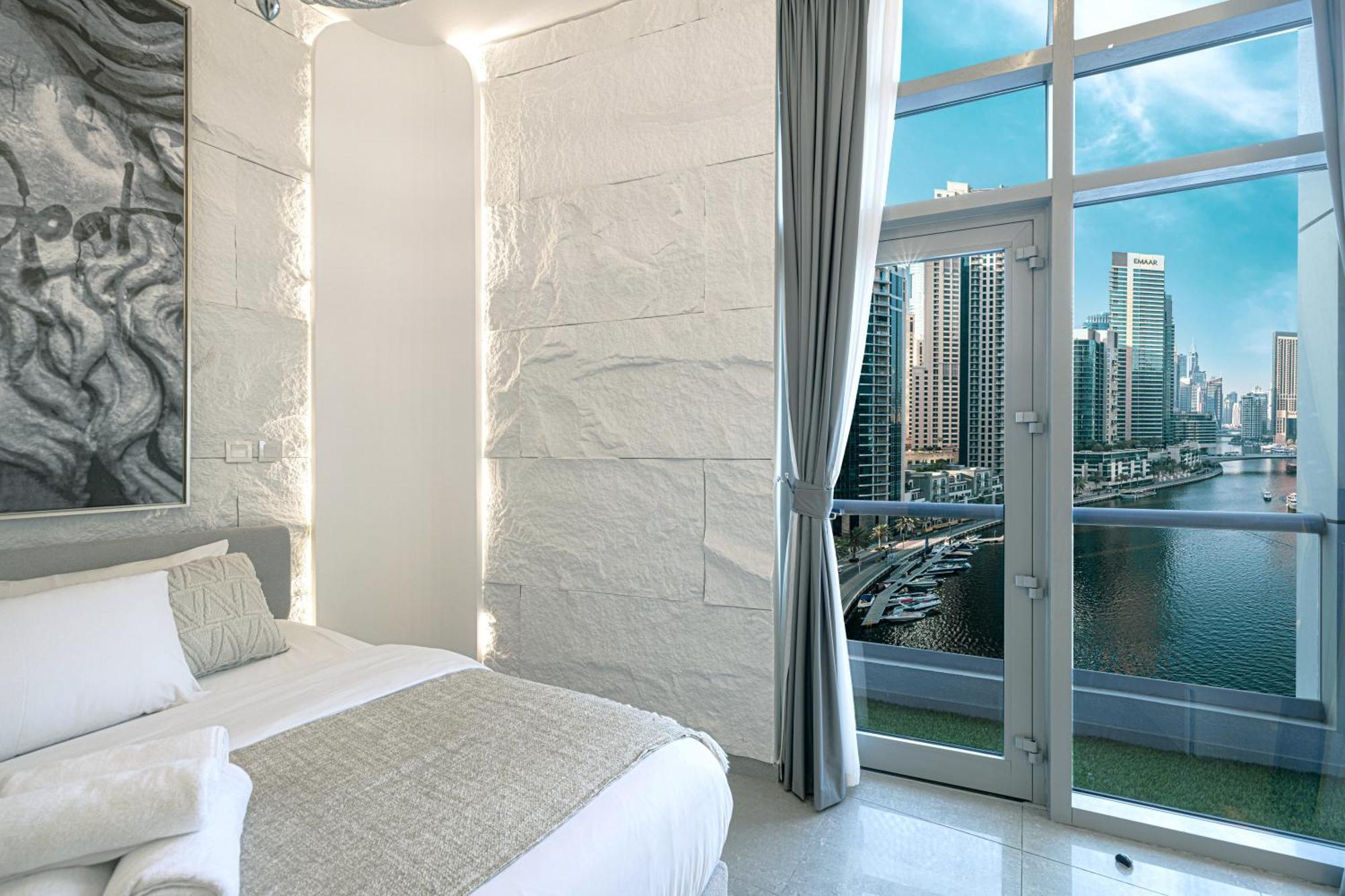 A Marina Luxe Retreat * Dubai